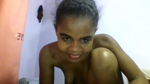 delphine online show from 03-26-26, 05:46