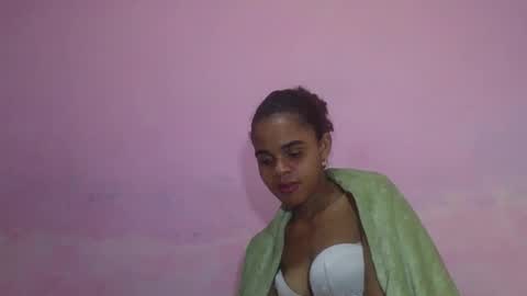 delphine online show from 05-05-26, 06:16