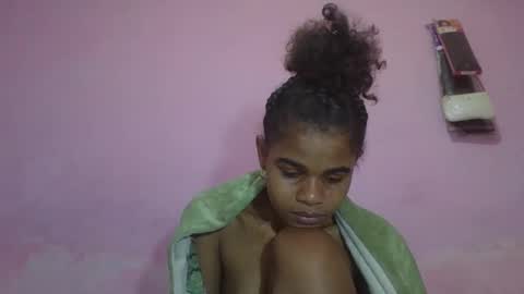 delphine online show from 05-13-26, 06:55