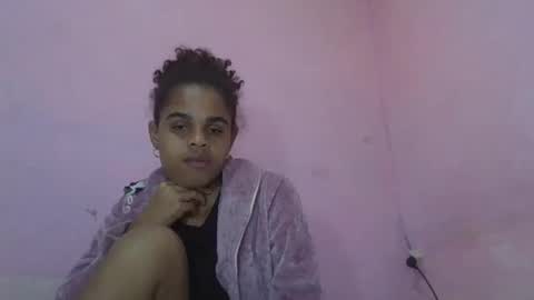 delphine online show from 05-29-26, 04:49