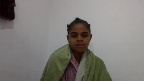 delphine online show from 06-17-26, 03:42