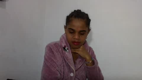 delphine online show from 06-17-26, 03:46