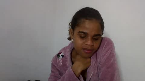 delphine online show from 06-23-26, 05:00