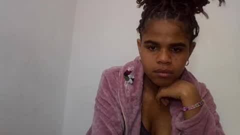 delphine online show from 06-27-26, 05:34