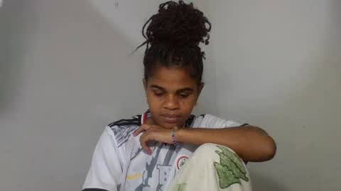 delphine online show from 07-25-26, 07:33