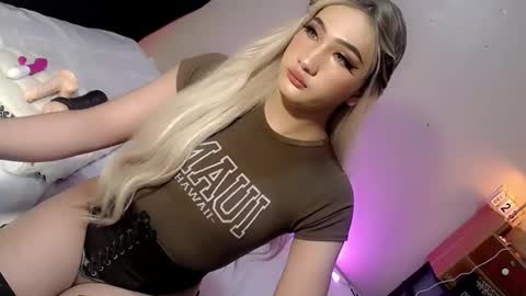 Chesca online show from 12-24-24, 02:43