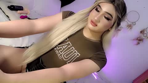 Chesca online show from 01-25-25, 02:03