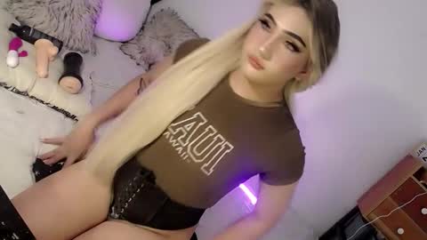 Chesca online show from 02-06-25, 03:52