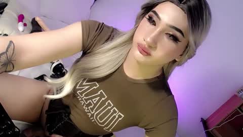 Chesca online show from 02-15-25, 01:42