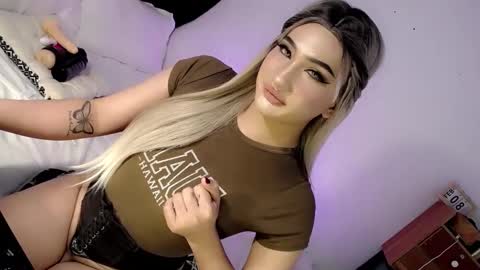 Chesca online show from 02-16-25, 04:32