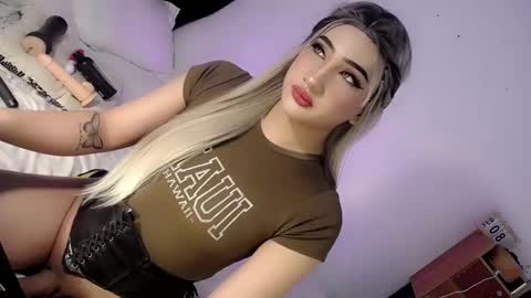 Chesca online show from 02-19-25, 05:49