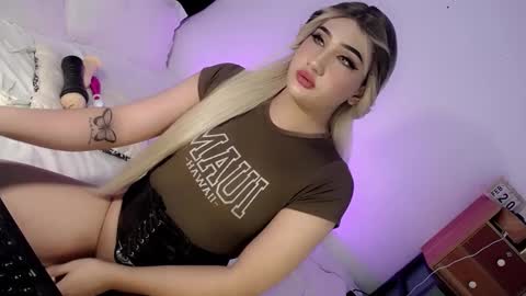 Chesca online show from 02-20-25, 03:41