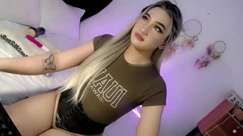 Chesca online show from 02-23-25, 04:02