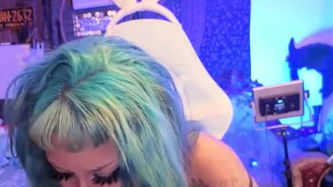 TankinBody online show from 02-23-26, 03:15