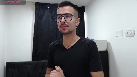 Snapshot of demian_val_4 chatting on 02-19-26, 12:01 demian_val_4 online show from 02-19-26, 12:01