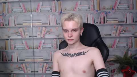 Snapshot of demianenglen chatting on 03-05-25, 04:02 demianenglen online show from 03-05-25, 04:02