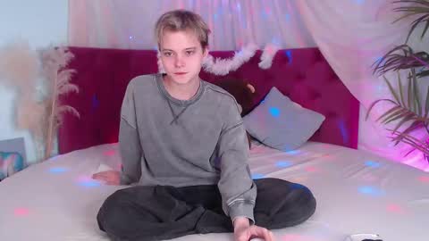 Snapshot of demianenglen chatting on 09-23-25, 09:51 demianenglen online show from 09-23-25, 09:51