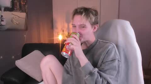 Snapshot of demianenglen chatting on 09-27-25, 01:27 demianenglen online show from 09-27-25, 01:27