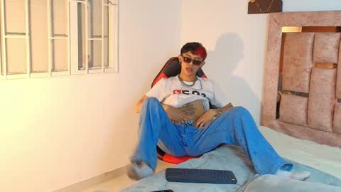 Demian and Salvatore online show from 11-29-25, 10:46