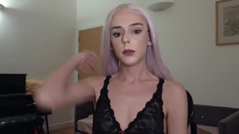 Snapshot of demii_doll chatting on 09-28-25, 09:31 Demii online show from 09-28-25, 09:31