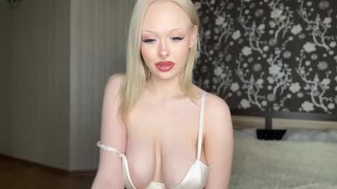 Snapshot of demilodge chatting on 12-19-25, 01:07 Demi online show from 12-19-25, 01:07