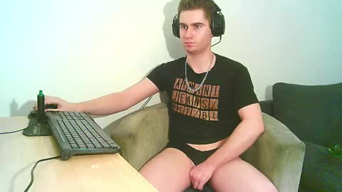 Snapshot of demoverzze chatting on 12-29-24, 03:03 Dominik online show from 12-29-24, 03:03