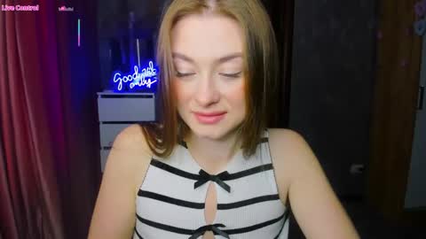 Sophie online show from 09-26-25, 08:18