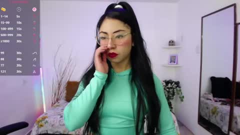 Snapshot of demyanderson_ chatting on 06-09-26, 12:33 Demy online show from 06-09-26, 12:33