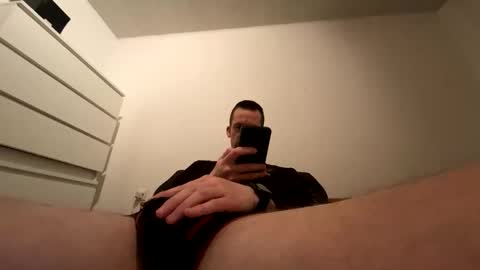 denis19872 online show from 02-11-26, 10:37