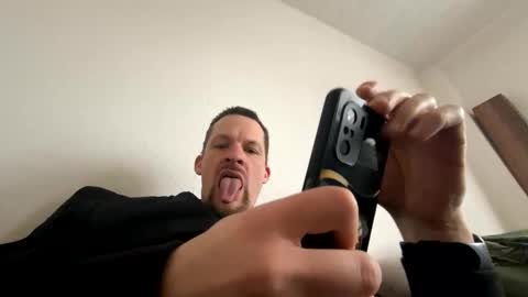 denis19872 online show from 04-16-26, 08:48