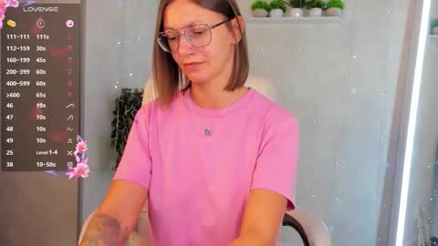 Snapshot of denise_halle chatting on 09-13-25, 12:54 Elina online show from 09-13-25, 12:54
