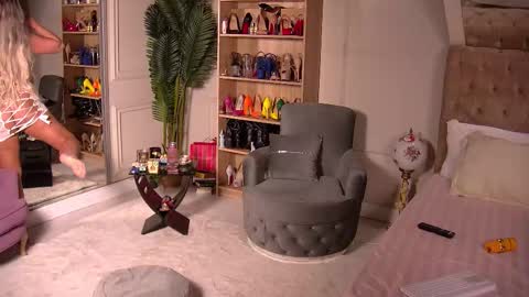 Ela online show from 12-01-25, 10:26