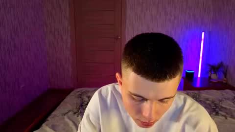 Denis online show from 10-17-25, 04:48