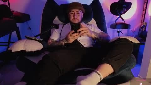 Oliver online show from 01-14-26, 03:12