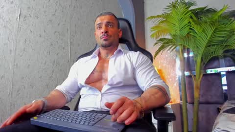 Snapshot of dennis_cox_ chatting on 01-30-25, 11:55 dennis_cox_ online show from 01-30-25, 11:55