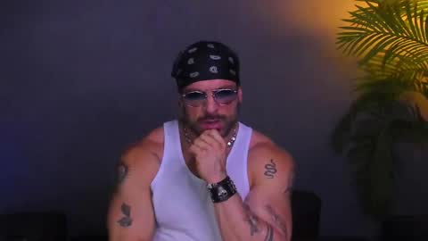 dennis_cox_ online show from 11-23-25, 12:27