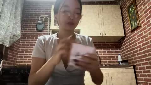 Snapshot of denysebernacchi chatting on 09-27-25, 01:16 Emma online show from 09-27-25, 01:16