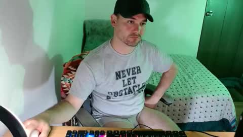 Dereck Mills3 online show from 04-09-26, 02:00