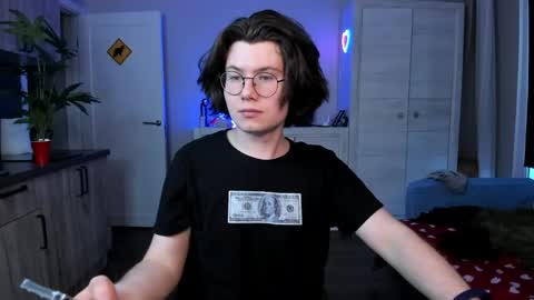 Derek online show from 05-17-26, 06:04
