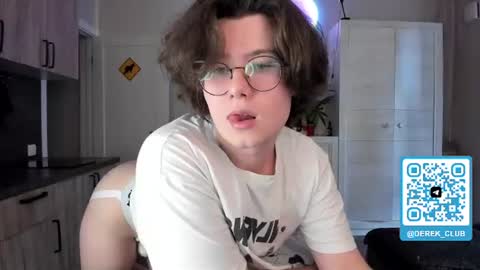 Derek online show from 08-06-26, 05:04