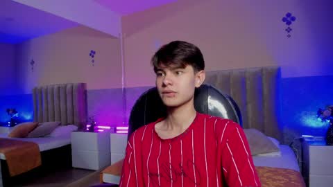 derek_sinn online show from 04-10-26, 08:57