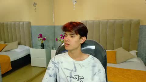 Snapshot of derek_sinn chatting on 06-12-26, 08:41 derek_sinn online show from 06-12-26, 08:41