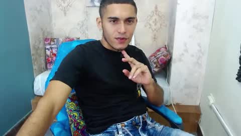 Snapshot of derek_storm_ chatting on 09-24-25, 02:37 D E R E K online show from 09-24-25, 02:37