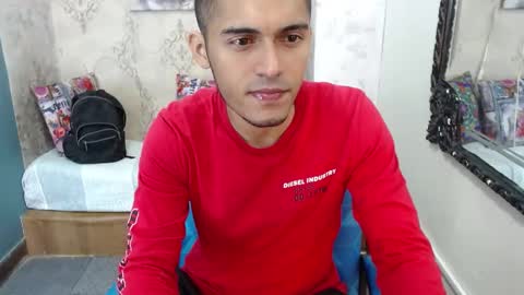 Snapshot of derek_storm_ chatting on 09-25-25, 02:48 D E R E K online show from 09-25-25, 02:48