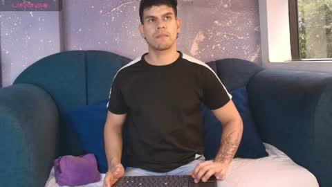 derek_voss online show from 06-30-26, 01:01