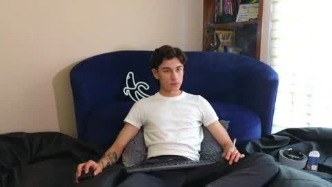 Snapshot of derekswan chatting on 06-16-26, 09:28 Derek online show from 06-16-26, 09:28