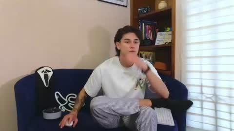 Snapshot of derekswan chatting on 06-17-26, 10:43 Derek online show from 06-17-26, 10:43
