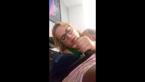 Snapshot of derkdiggler89 chatting on 04-12-26, 08:58 Derk Mae online show from 04-12-26, 08:58