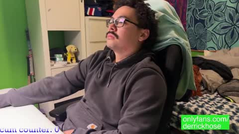 Snapshot of derrick_hose chatting on 02-25-25, 04:14 Derrick Hose online show from 02-25-25, 04:14