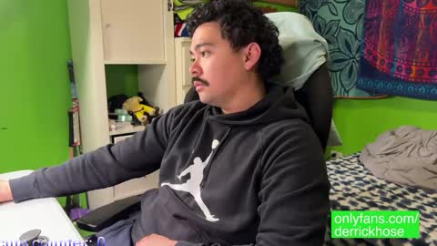 Snapshot of derrick_hose chatting on 03-08-25, 01:06 Derrick Hose online show from 03-08-25, 01:06